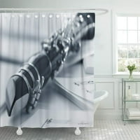 Студио кларинет на музика заснема селективен фокус бял сури декор за баня баня за баня душ завеса